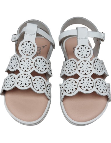SANDALIA BLANCA NIÑA PICADA LASER