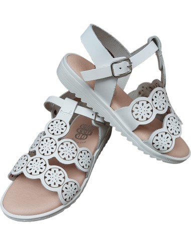 SANDALIA BLANCA NIÑA PICADA LASER