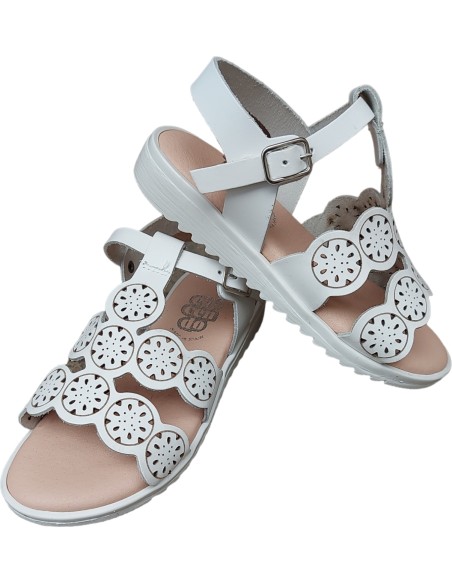 SANDALIA BLANCA NIÑA PICADA LASER