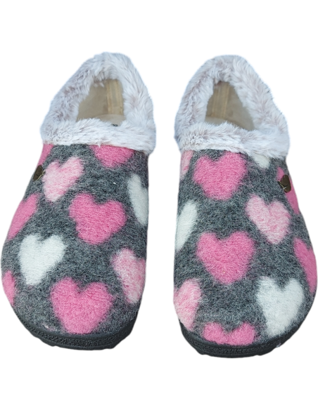 ZAPATILLA DE CASA CERRADA POR ATRÁS CON CORAZONES