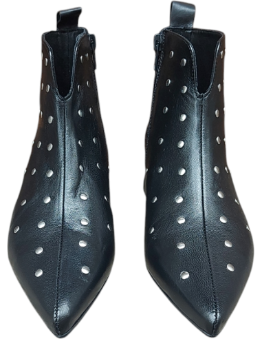 BOTÍN CON REMACHES Y TACÓN FORRADO