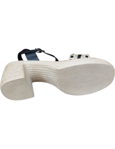 SANDALIA KMN CON TACÓN NEGRA