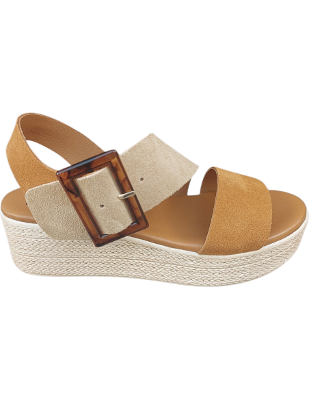 SANDALIA HEBILLA KMN CON PLATAFORMA