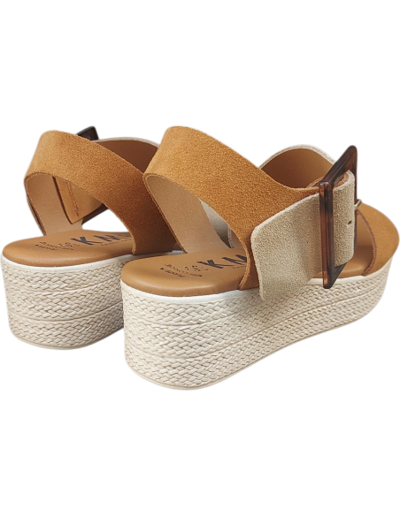 SANDALIA HEBILLA KMN CON PLATAFORMA