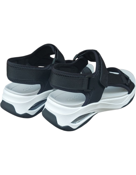 SANDALIA NEGRA CON CAMARA DE AIRE