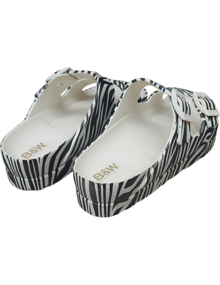 SANDALIA DESCALZA CON DOBLE HEBILLA CEBRA