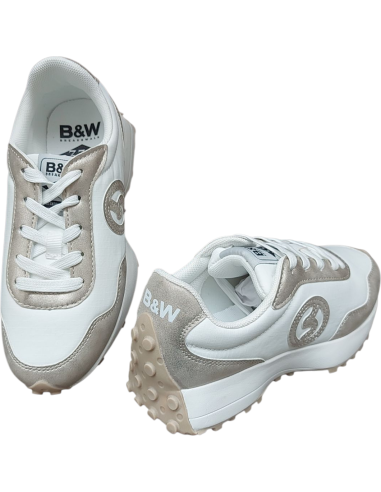 ZAPATILLA DEPORTIVA BLANCA Y DORADA B&W