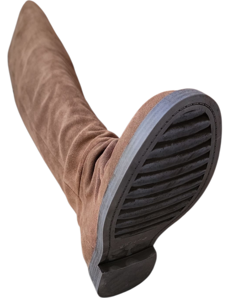 BOTA DE CAÑA ALTA ESTILO MOSQUETERA ARRUGADA