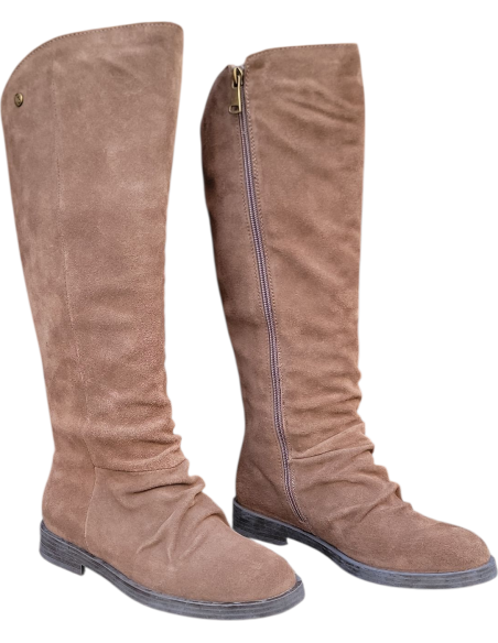 BOTA DE CAÑA ALTA ESTILO MOSQUETERA ARRUGADA