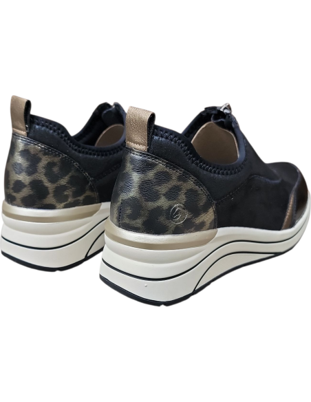 ZAPATO CON CREMALLERA Y CUÑA RIEKER